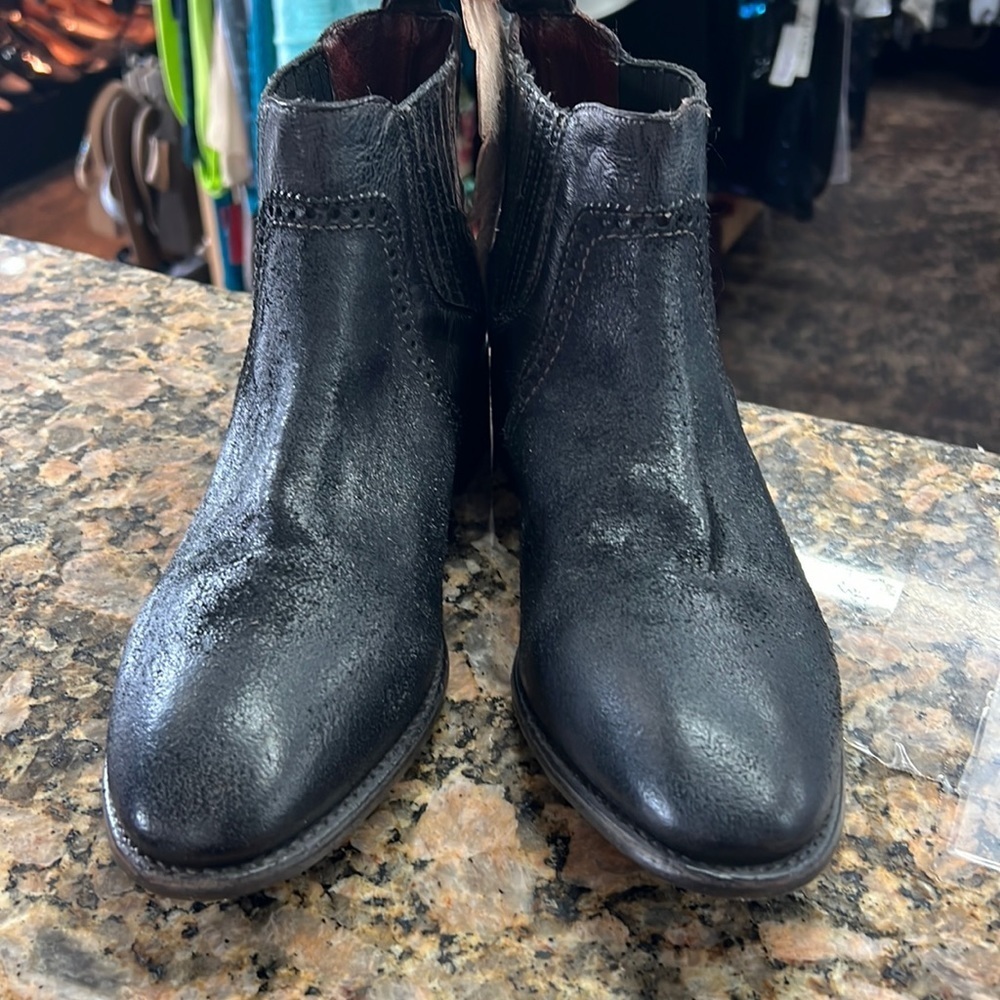 Bed Stu Ellice Chelsea Boots Black Rustic Leather Women’s Size 10 NWT